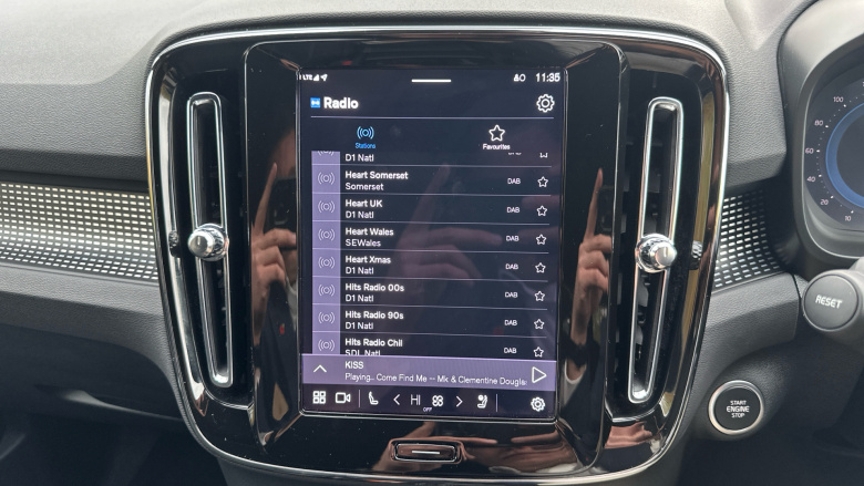 Volvo XC40 2.0 B4P Plus Dark 5dr Auto Petrol Estate